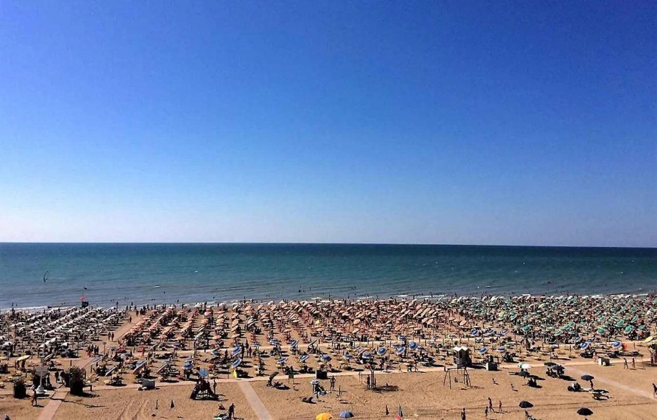 Holiday Home In Bibione 41086 Lägenhet
